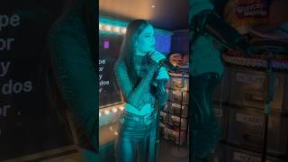 Tu amiga ciega va al Karaoke 🤓🤣🫣 envivo Karaoke Halloween Ciega [upl. by Redna573]