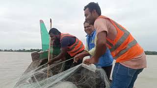 মধ্যরাতে শেষ হলো ২২ দিনের অবরোধ ইলিশ ধরতে প্রস্তুত জেলেরা  Galachipa Sangbad  2024 [upl. by Ashwell804]