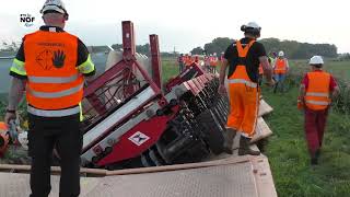 Transformator van 250 ton valt tijdens transport om bij Suwâld [upl. by Aitram861]