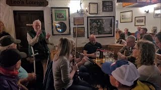 The Old Irish Singer Ted MC Cormac  Gus OConnors Pub Doolin  Irland 2452023 [upl. by Dusa883]