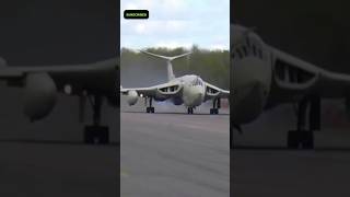 Handley Page Victor takeoff 🛩️🔥🔥😱 shorts bomber aviation aviationlovers [upl. by Jarv]