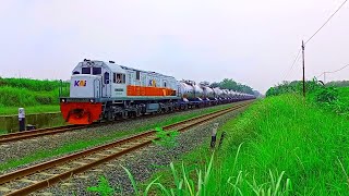 KERETA API PANJANG LIVE [upl. by Anegue]