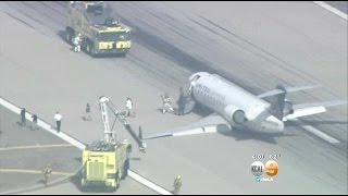 United SkyWest Jet Makes Emergency Landing At LAX [upl. by Chloras]