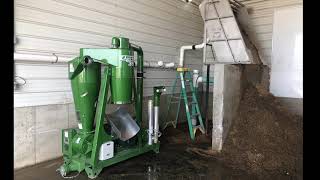 Walinga 3510 AgriVac Cleans Out Hog Trailer [upl. by Nostrebor]