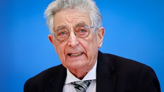 ExBundesinnenminister will Kriegsverbrechen vor deutsches Gericht bringen [upl. by Ybrik885]