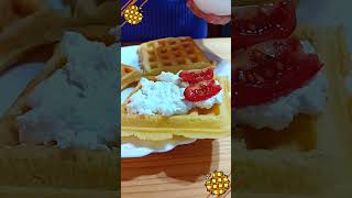 🧇 WAFFLES SALATI 🧇  Preparazione  3 idee salate 🍅🍖🧀 [upl. by Ymmik]