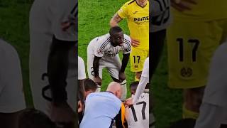 REACCIÓN MENDY LESIÓN CARVAJAL en el ESTADIO BERNABÉU football shorts realmadrid [upl. by Fulmer]