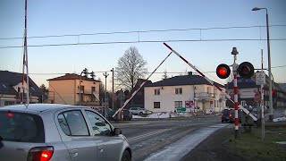 Spoorwegovergang RabkaZdrój PL  Railroad crossing  Przejazd kolejowy [upl. by Thomasa]