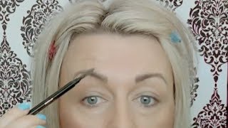 MY EYEBROW ROUTINE [upl. by Tenom]