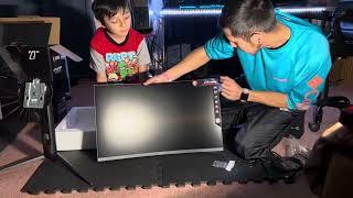 Unboxing and Quick Look at msi Optix G271CP 27 Curved Monitor [upl. by Soinotna]