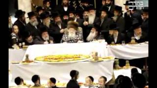 Viznitz Rebbe at TquotU Bishvat Tish First Time in Shul Since Hospitalised [upl. by Adiaros994]