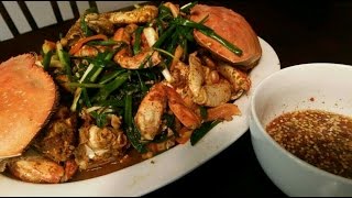 How to make Kdam Cha Kroeung Stir fried dungeness crab with lemongrass amp chili paste [upl. by Llerraf]