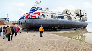 Genius Way British Operate Passenger Hovercraft on Water [upl. by Ludlow276]