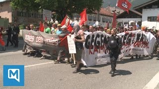 G7Gipfel in Elmau Demonstranten zünden Panzer aus Pappe an [upl. by Euell]