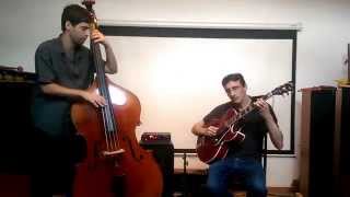 Straight no chaser  duo jazz  guitare contrebasse [upl. by Radloff]