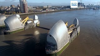 Reino Unido  El cambio climático amenaza la seguridad de la barrera del río Támesis [upl. by Kristoforo190]