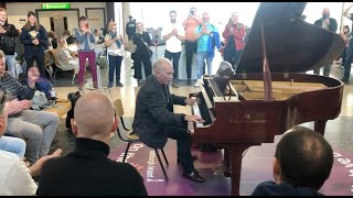 Rock n Roll piano legend Stan Urbans encore for travellers at Edinburgh Airport [upl. by Garett]