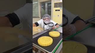 Happy Workers Make Delicious MooncakessShorts Mooncake China Chinesefood Satisfying [upl. by Aihtenak929]