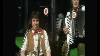 The Wurzels Combine Harvester ToTP 1976 2nd appearance [upl. by Ziza807]