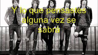 A Lesson Never Learned  Asking Alexandria en español [upl. by Ing]