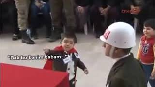 Şehitin çocuğu quotBak bu benim babamquot [upl. by Eldred]