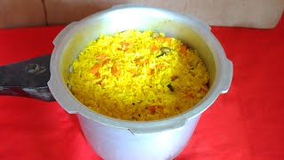 Quick amp Easy 10MinKhichichdi Pressure cooker Khichdi Healthy amp Easy Moong dal Khichdi llMana illu ll [upl. by Upshaw]