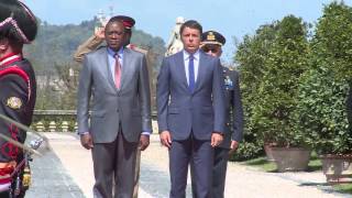 Renzi riceve il Presidente della Repubblica del Kenya [upl. by Lleynad655]