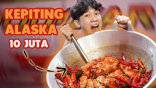 MASAK KEPITING ALASKA RAKSASA DI SEAFOOD PINGGIR JALAN TERPEDAS CABE 100 KILO  CAROLINA REAPER [upl. by Agosto12]