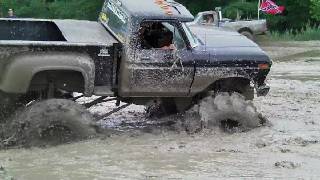 4x4 BIG TRUCK OFFROAD MUD BOGGING AT RIZZOS MUD BOG [upl. by Drofliw25]