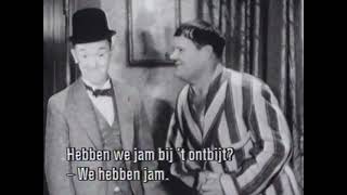 Laurel amp Hardy Helpmates nederlands ondertiteld 1932 [upl. by Mag]