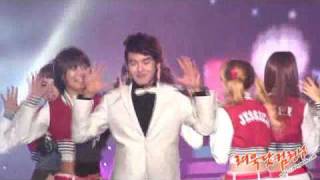 100203FANCAM 19th Seoul Music Awards  Ryeowook dancing to Gee [upl. by Sheldon363]