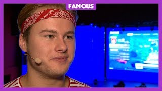 Royalistiq speelt live Fortnite in theater vol fans [upl. by Noyerb49]