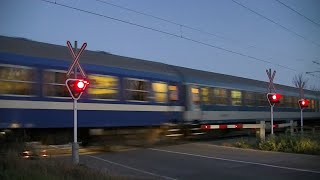 Spoorwegovergang Szeged H  Railroad crossing  Vasúti átjáró [upl. by Ellehcal]