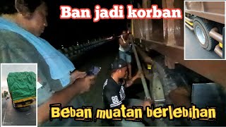 Ban jadi korban‼️Ketika beban muatan berlebihan [upl. by Suivatnad429]