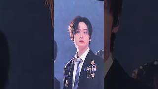 His statuesque face appeared on the big screen leenknow straykids 리노 skz kpop [upl. by Llydnek]