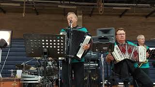 Nu Tones Polka Band quotGreen Grassquot Polka St Stanislaus Parish Polish Festival Cleveland Ohio [upl. by Pyle]