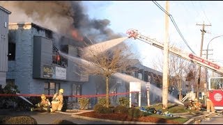 Building Fire Becomes Uncontrollable [upl. by Aip]