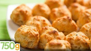 Recette de Gougères au parmesan  750g [upl. by Annaierb]