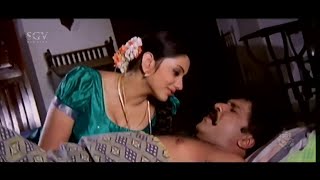 Namitha Starts Romancing While Ravichandran Is Sleeping  Neelakanta Kannada Movie [upl. by Vaughan]