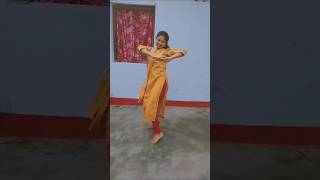 Aaja nachle❣️Madhuri DixitGaurangi Vasudance dancecover bollywoodsongs ytshorts [upl. by Nosdrahcir]