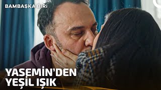 Murat ve Yasemin Aşkının İlk Öpücüğü  Bambaşka Biri 13 Bölüm [upl. by Labina]