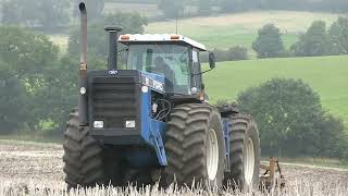 FORD VERSATILE 946 AND MCCONNEL SHAKAERATOR [upl. by Tattan]