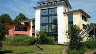 Größtes StrohballenGebäude in Deutschland quotNorddeutsches Zentrum für nachhaltiges Bauenquot [upl. by Terrej303]