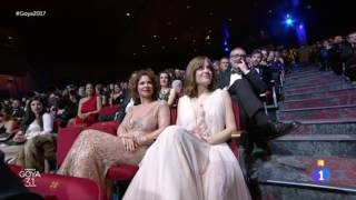 Vicky Larraz y Alexandra Jimenez en los Goya 2017 [upl. by Eirrol]