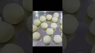 रसगुल्ला बनाएं बिल्कुल आसान तरीके से shorts viral ytshorts rasgulla trending [upl. by Parshall]