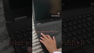 Mengatasi laptop nyala tapi layar screen padam [upl. by Anrym]