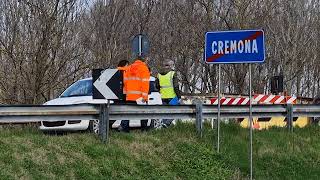 Sopralluogo dei tecnici al ponte di CalvatoneAcquanegra 7 marzo 2024 [upl. by Aicenet526]