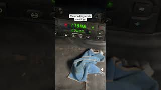 Thermo king hours and clearing codes thermo automobile ihopeidontfall mechanic trailer [upl. by Morrell]