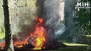 Un avion sest écrasé dans mon jardin [upl. by Enad328]