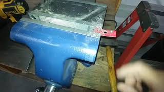 Honda Snowblower skid shoe bolt kaput [upl. by Lalo]